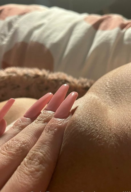 セクシーなブルネットのオンリーファンズ xxx 写真