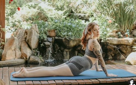 Rebecca Majak ホットなポルノスター 写真