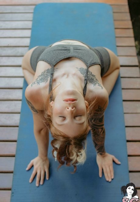 Rebecca Majak アートモデル 画像