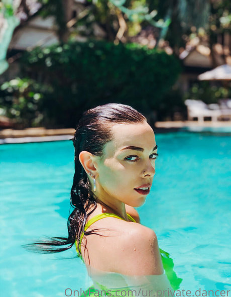 urr private dance 裸モデル 写真