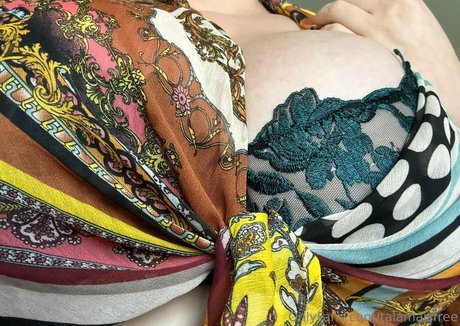 talamaisfree アダルトスター 写真