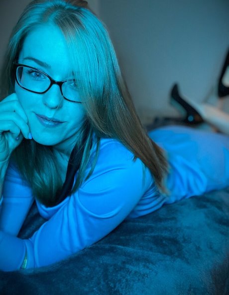 POVティーンオンリーファンズ アートポルノ 写真