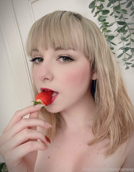daisybanaisy 裸モデル 画像