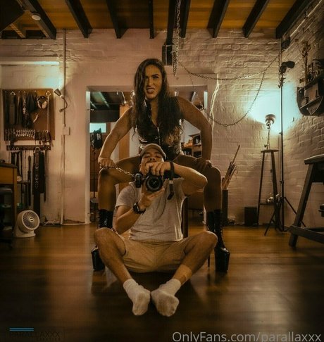 parallaxxx ポルノスター 画像