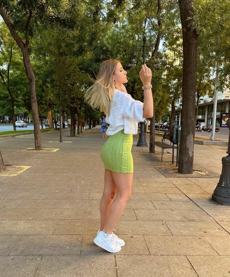 Giulia Nassa 美しいモデル 画像