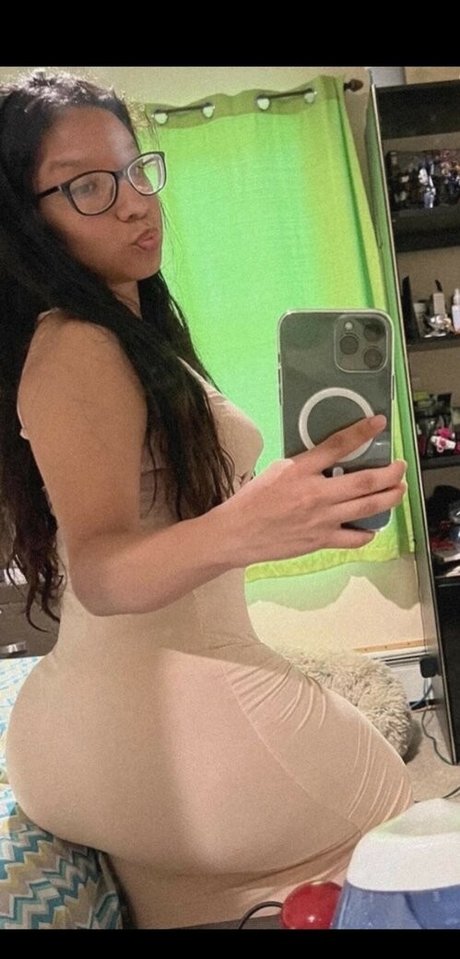 yetseniaa かわいいスター 写真