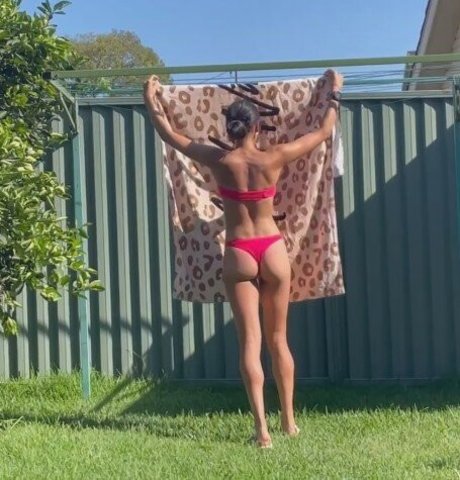 茶色の目のキティオンリーファンズ xxx 写真