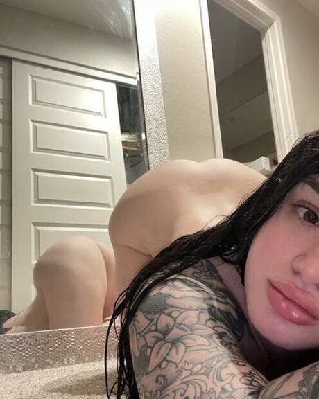 Amanda Flores ヌード女優 画像