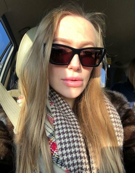 aislinxxxmodel 完璧なスター 写真