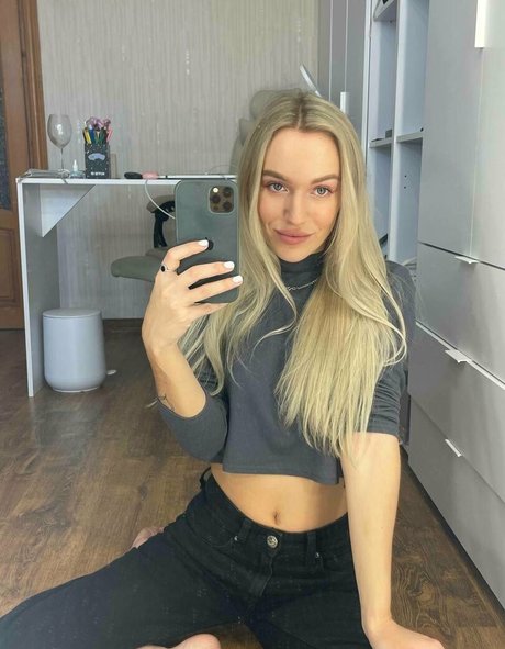 aislinxxxmodel アダルトモデル 画像