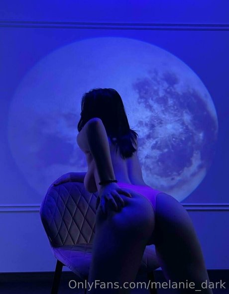 melanie dark 限定モデル 写真