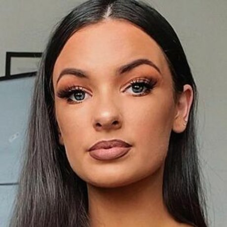 Charlotte Craig 完璧な女優 写真