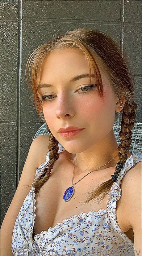黒檀のお尻オンリーファンズ セクシーヌード 写真