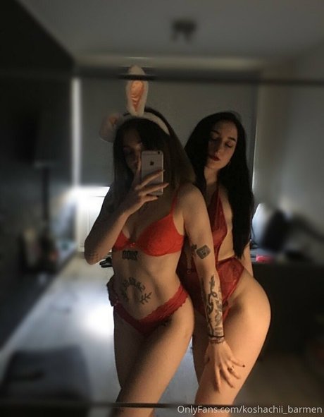 ブルネットのティーンオンリーファンズ セクシーヌード 画像
