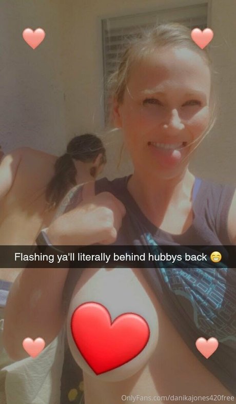 主観視点のアジア人オンリーファンズ セクシーヌード 画像