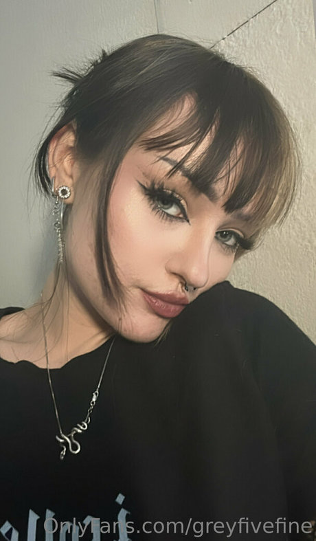 毛深い足のオンリーファンズ 裸 画像