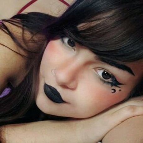 slvt4skooma アダルト女優 写真