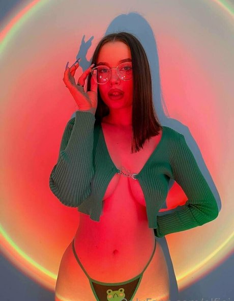 holy polly ヌードスター 写真