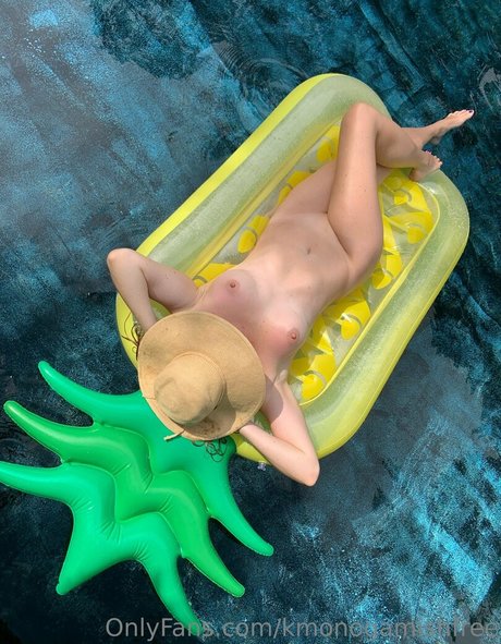 ストッキング オンリーファンズ ポルノ 写真