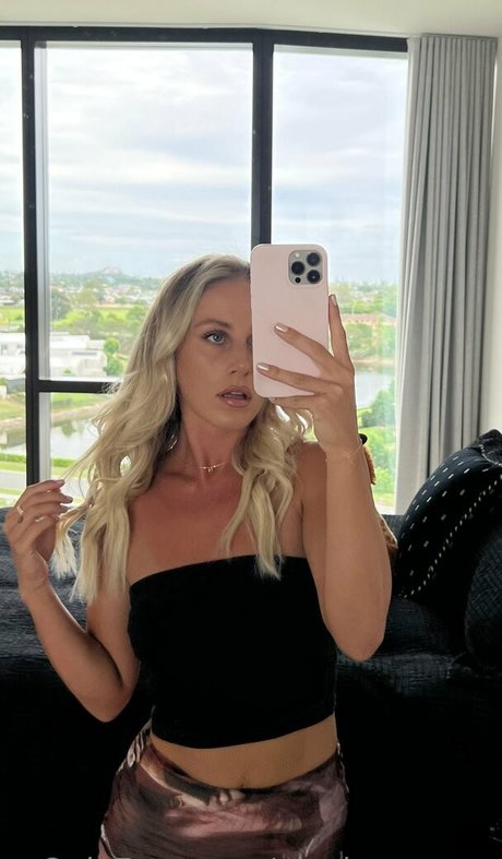 Nicole Grace ポルノスター ヌード ギャラリー