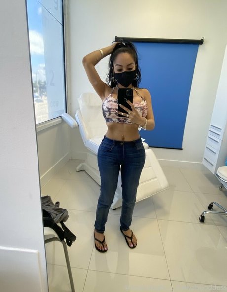 kaliyahgoddess 美しいスター 写真