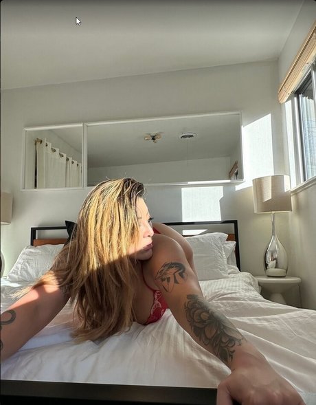 Ashlynn Arias 完璧な女優 画像