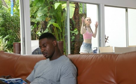 Lily Rader スター ヌード 写真