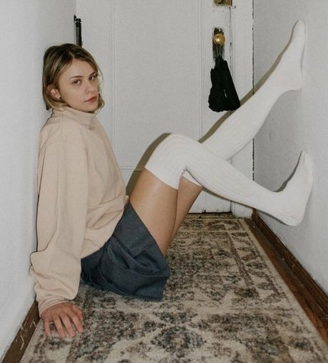 小人ヌードオンリーファンズ ポルノ 写真