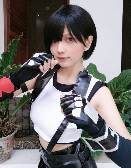 Rue cosplayer ポルノモデル 写真