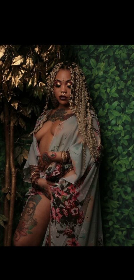 rebelliouschantele エロティックなスター 写真