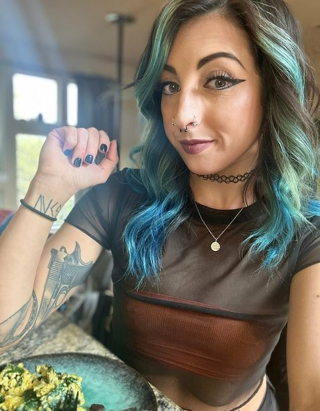 dakota quinn ホットスター 画像