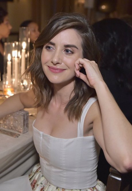 18ヌードオンリーファンズ アダルト 写真