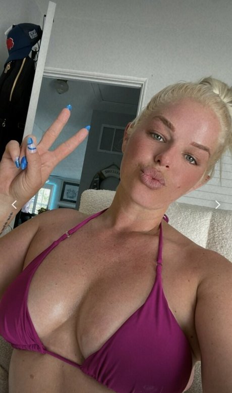 ブロンドのおっぱいオンリーファンズ 美しいポルノ 画像