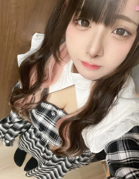 デカ尻ティーンオンリーファンズ 美しいヌード 画像
