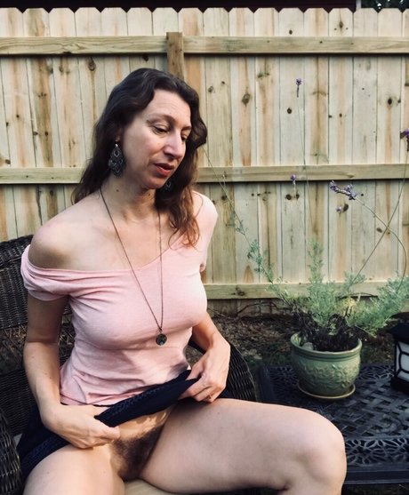 Jennyposes4u 美しいモデル 写真