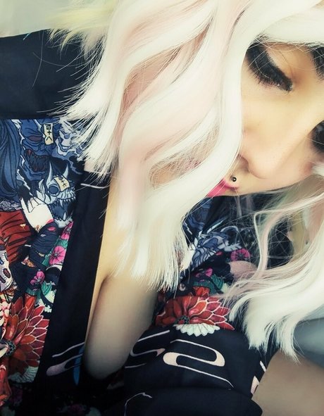 裸の写真 オンリーファンズ ポルノグラフィック 写真