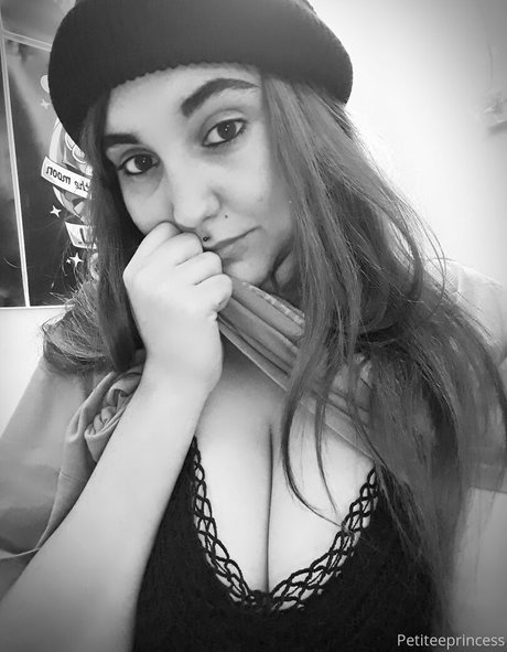 petiteeprincess セクシー女優 ギャラリー