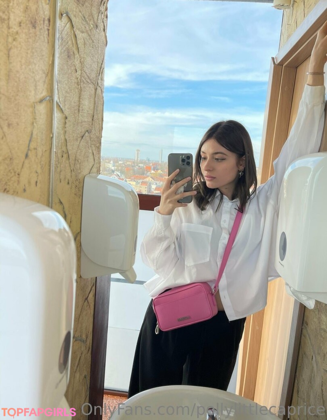 男性の裸オンリーファンズ セックス 画像