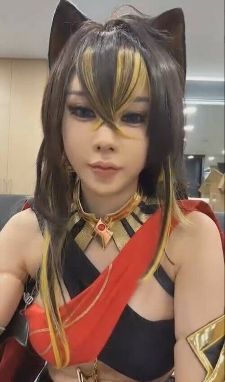 ビーチの熟女オンリーファンズ ホットヌード 画像