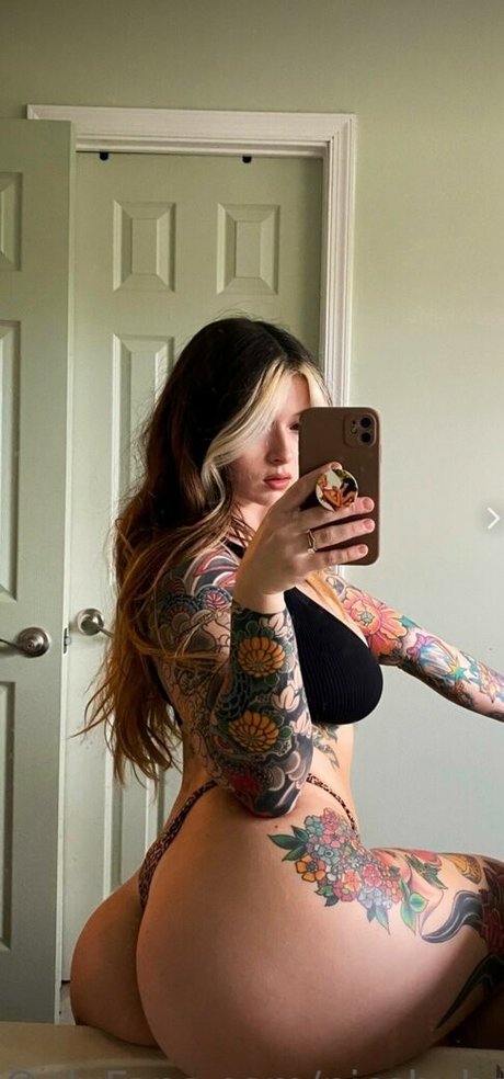 カッククイーンオンリーファンズ 限定 写真