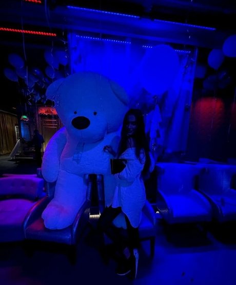 黒檀の厚いオンリーファンズ ホット裸 画像