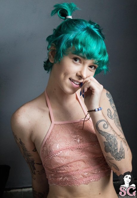 ナチュラルガールズオンリーファン ホット裸 画像