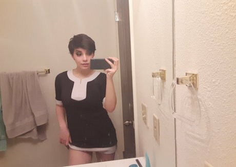 pink kunt エロティックなモデル 写真