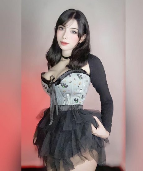 巨乳ストリップオンリーファンズ トップ ギャラリー