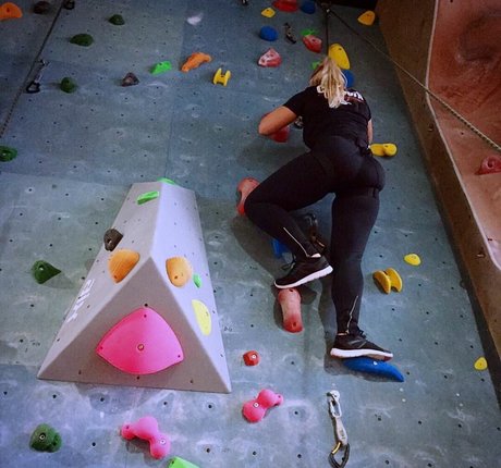 エモヌードオンリーファンズ セックス アーカイブ