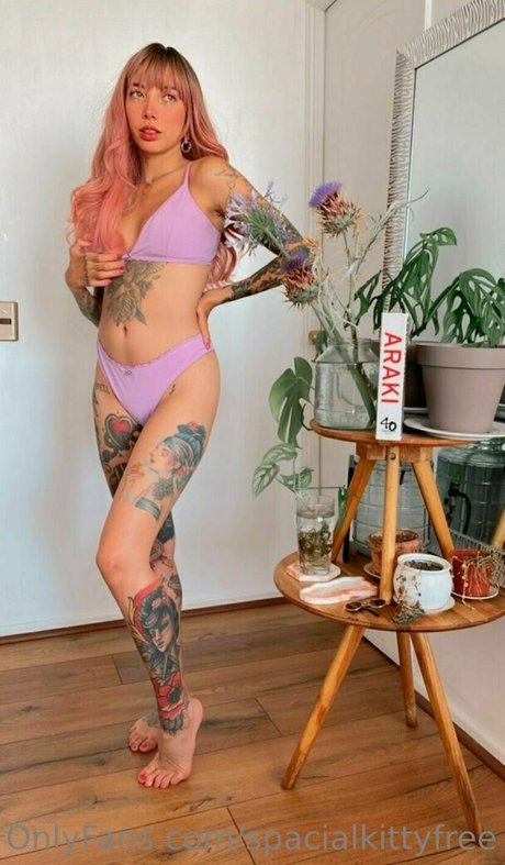 spacialkittyfree セクシーモデル 写真