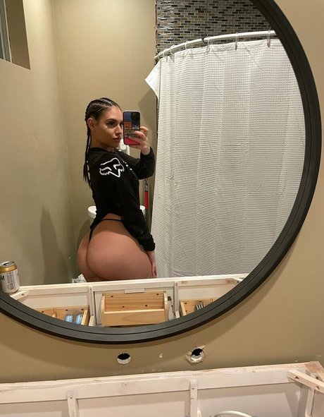 goddessguzman ポルノ女優 写真