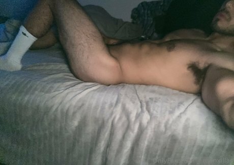 垂れ乳オンリーファンズ ホットポルノ 写真