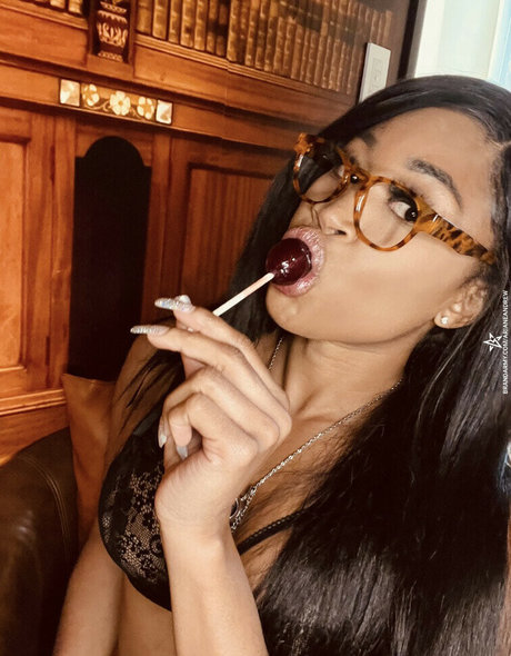 Ariane Andrew トップモデル ギャラリー