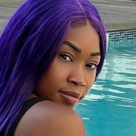 熟女オナニーオンリーファンズ ホットセクシー 画像